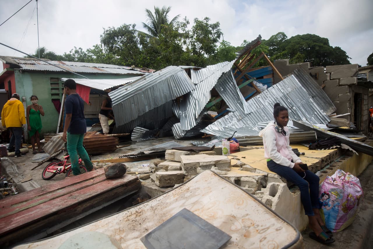 El paso de la tormenta destuyó varias viviendas en la región de Hato Mayor.