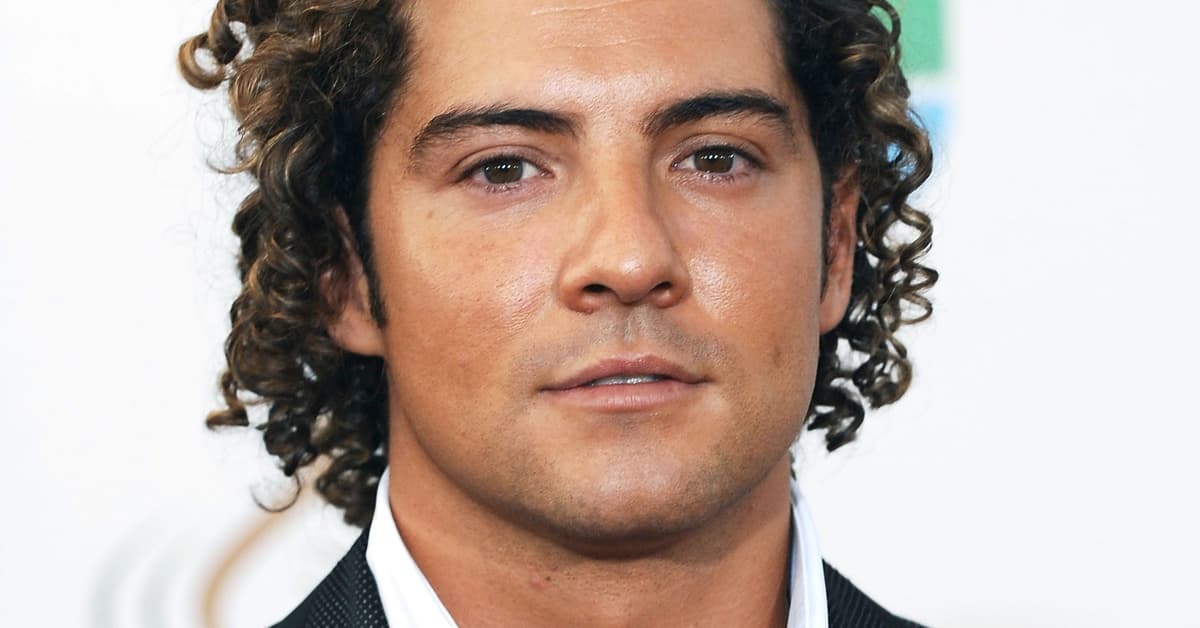 ¡Ave María! David Bisbal sí que ha cambiado desde que era niño y tenemos las fotos que lo muestran