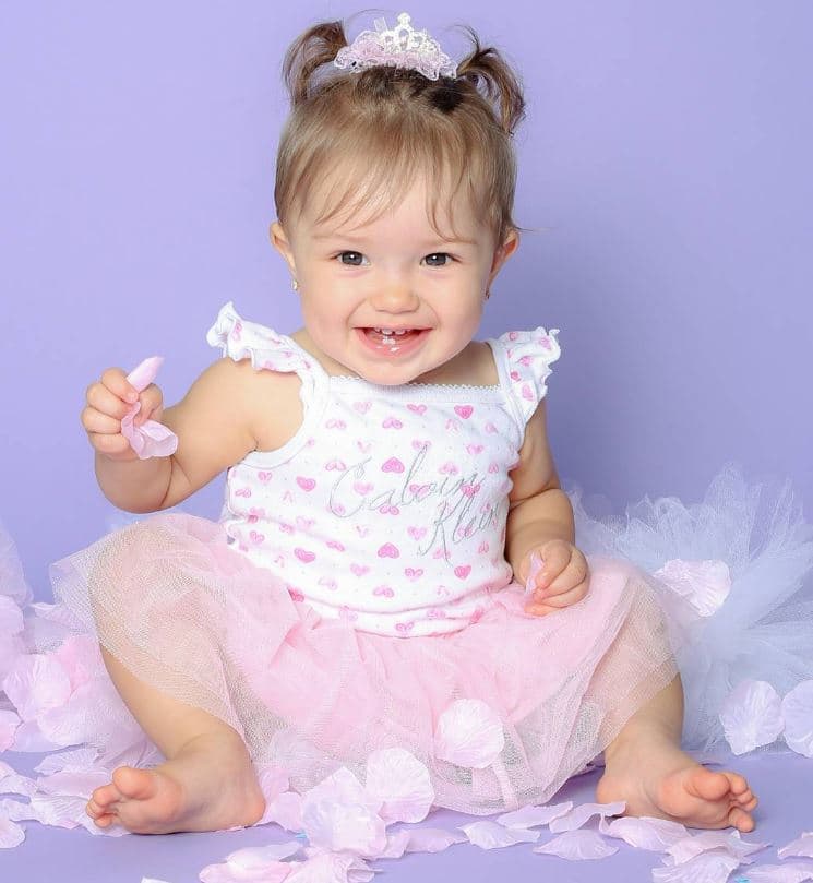 Con 11 meses Kamilia es toda una princesa. Miren que hermosura. ¡Felicidades Kamilia!