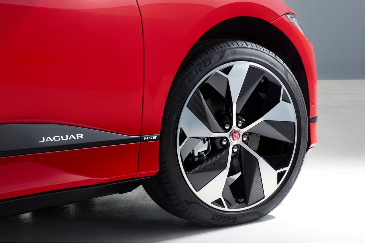 La Jaguar I-PACE puede ser equipada con rines de 22 pulgadas.
