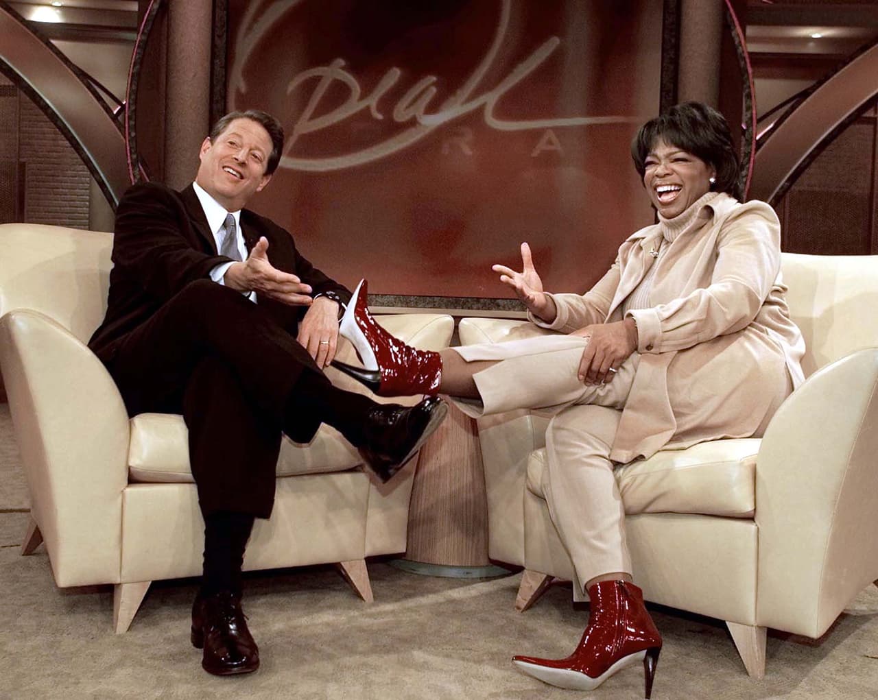 <b>La visita de Al Gore.</b> El candidato nominado por el Partido Demócrata para las elecciones de 2000, Al Gore, también fue entrevistado por Winfrey en su popular programa de televisión. Sin importar la tendencia política, para cualquier candidato presidencial era casi imprescindible presentarse en ese espacio.