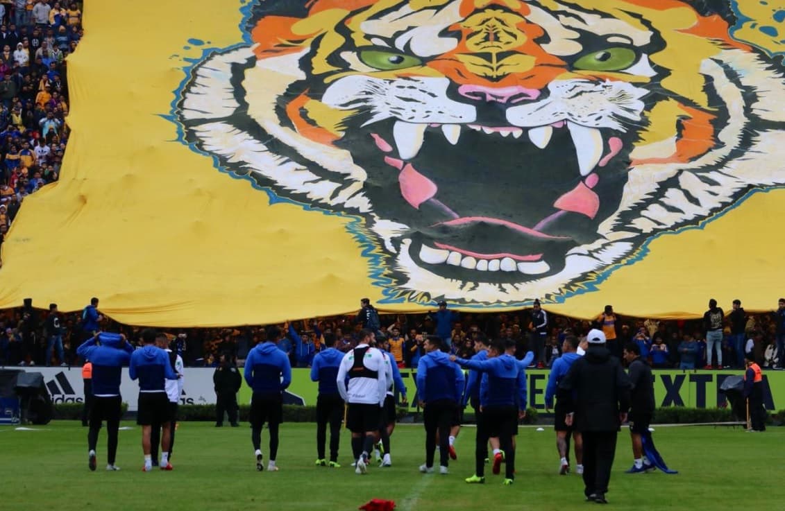¡Disfrutan el asueto! Más de 10 mil personas abarrotaron el entrenamiento de Tigres