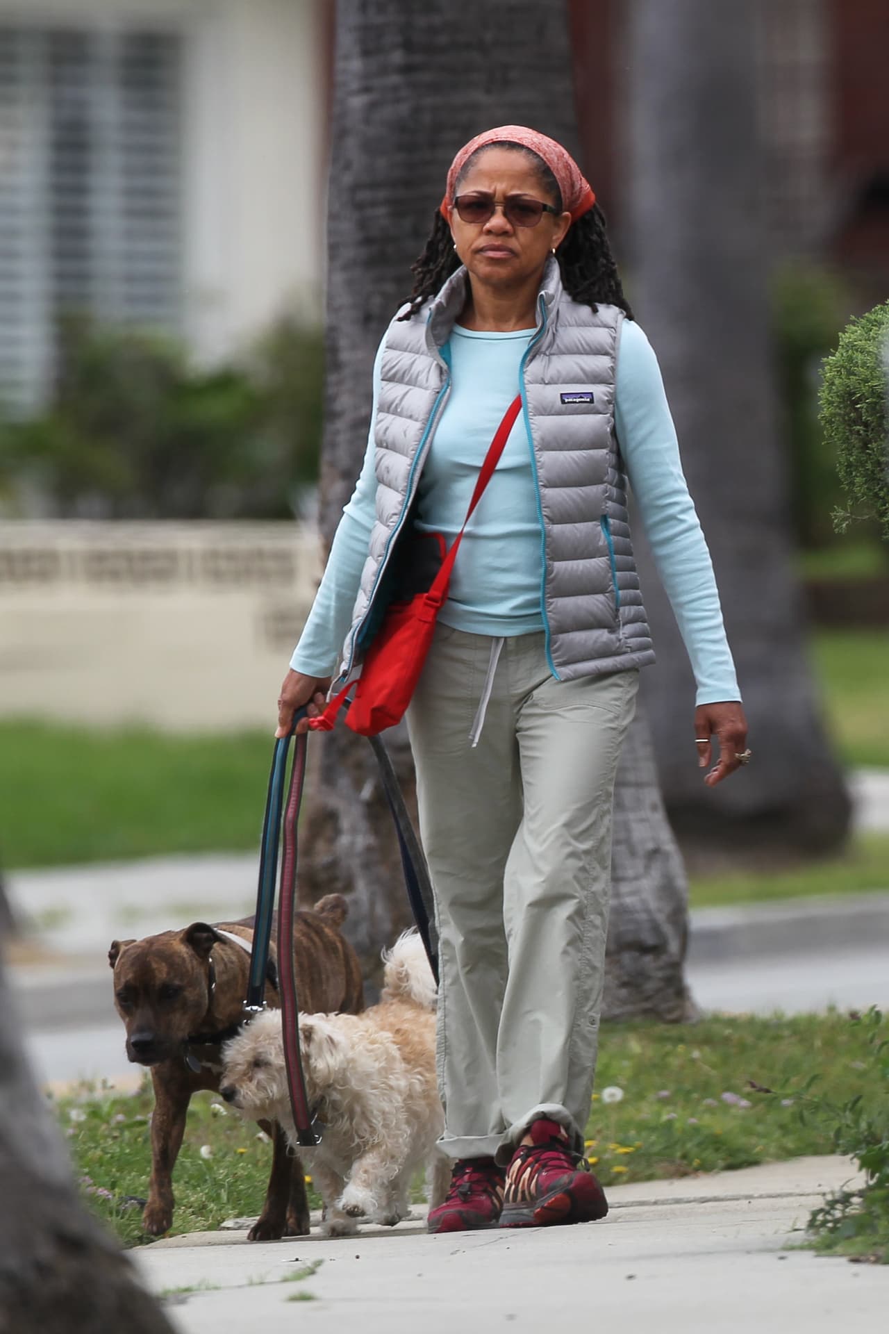 Después se casó con Doria Ragland, con quien procreó a la ahora duquesa de Sussex.
<br>