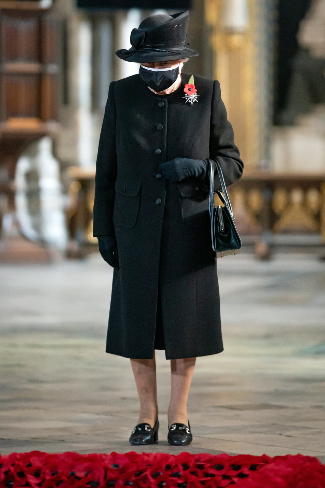 La reina Isabel II ha estado supervisando
<b><a href="https://www.univision.com/famosos/principes-william-y-harry-se-veran-sabado-funeral-abuelo-philip-fotos">los preparativos del funeral del príncipe Philip</a></b>, que se realizará el sábado 17 de abril, ocho días después de la muerte del duque, ocurrida el viernes 9 de abril de 2021.