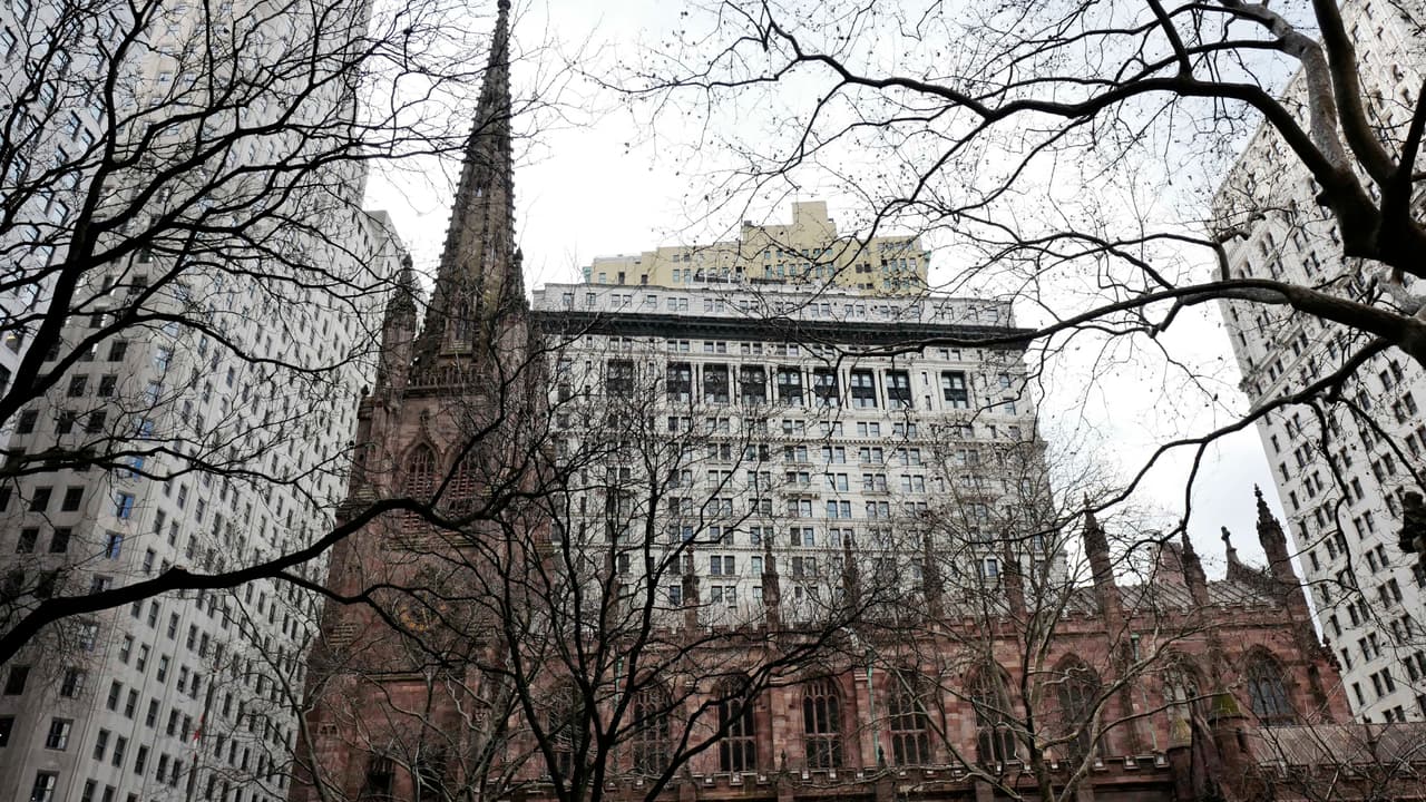 Instalan detectores de metal en dos icónicas iglesias de Nueva York 