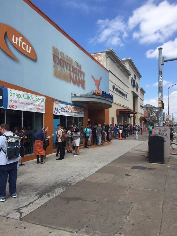 Usuarios de redes sociales captaron las largas filas para votar que se hicieron visibles desde muy temprano en este Supermartes.