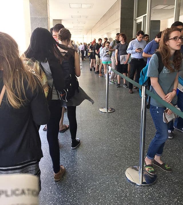 Autoridades del condado Travis dijeron que esperan más de 100,000 votantes, cifra que superaría los 48,000 votos emitidos en las primarias de 2012.