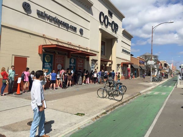 Usuarios de redes sociales captaron las largas filas para votar que se hicieron visibles desde muy temprano en este Supermartes.