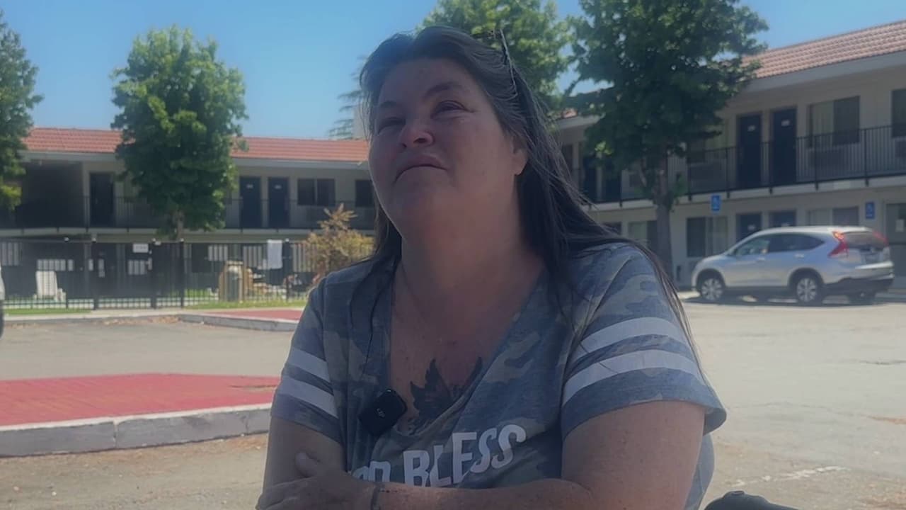 Mujer perdió su empleo y su hogar mientras lucha contra el cáncer de mama