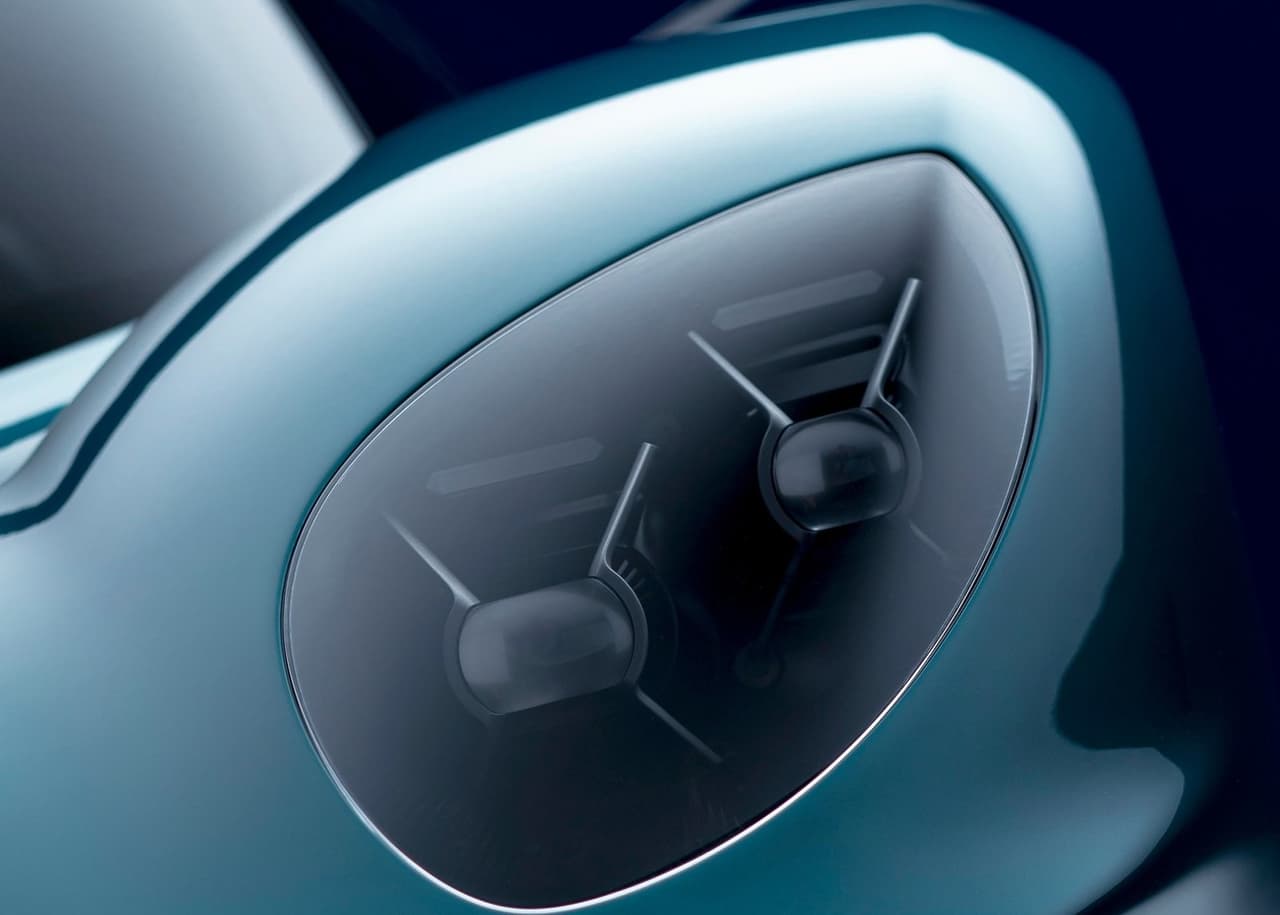 Así también como su transición de modelos de combustión interna a los sistemas de propulsión híbridos y totalmente eléctricos.