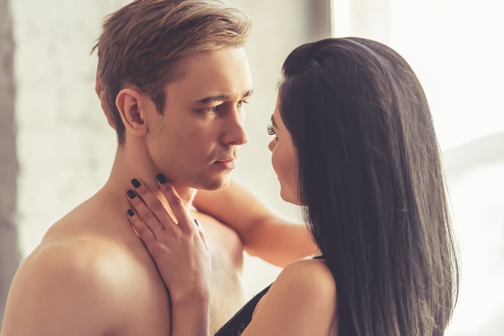<b>COMPATIBILIDAD SEXUAL DE TAURO CON LIBRA:</b>
<br>En general, la combinación de ambos signos no es muy benéfica, ya que esta mezcla de aire y tierra podría chocar en varios ámbitos. Pero ambos están regidos por Venus, lo cual puede echar chispas en su relación; ambos son románticos y buscan la perfección en sus vidas.