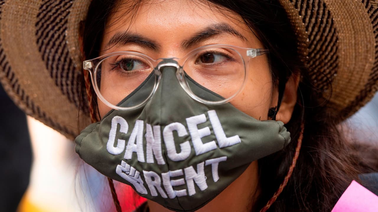 Ampliar las moratorias de desalojos y ejecuciones hipotecarias hasta al menos el 31 de marzo.