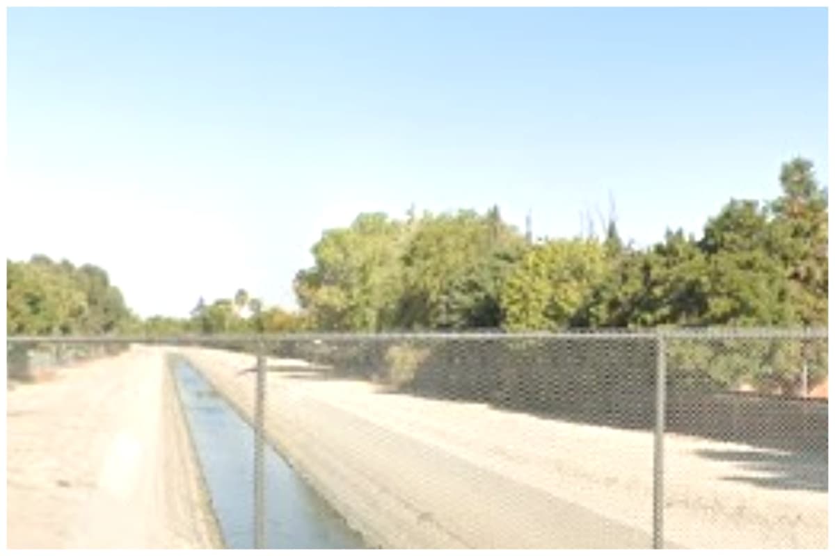 En este canal nadó el ladrón que intentaba escapar de la policía.