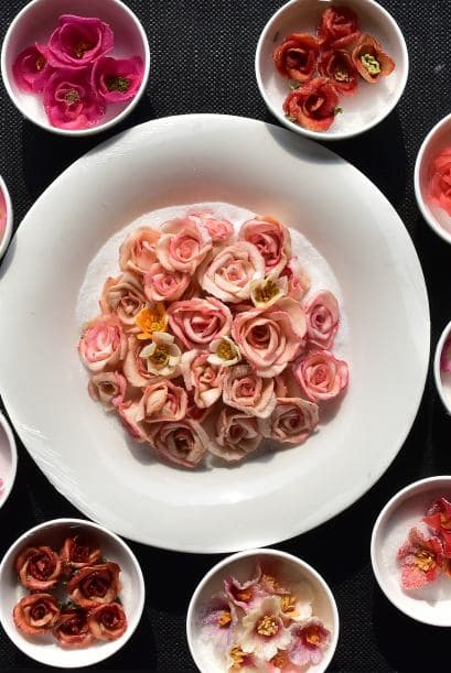 Durante la semana de la comida en Seúl, hicieron una demostración de lo elegante y coloridos que son los platillos coreanos.