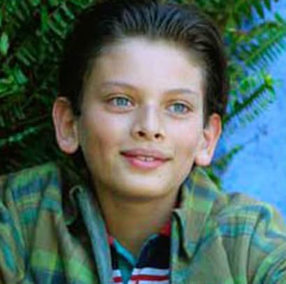 Ramiro Torres era parte de la pandilla de Mariana. Ramón, su personaje, era un niño que sufría el abandono de su familia por ser invidente.