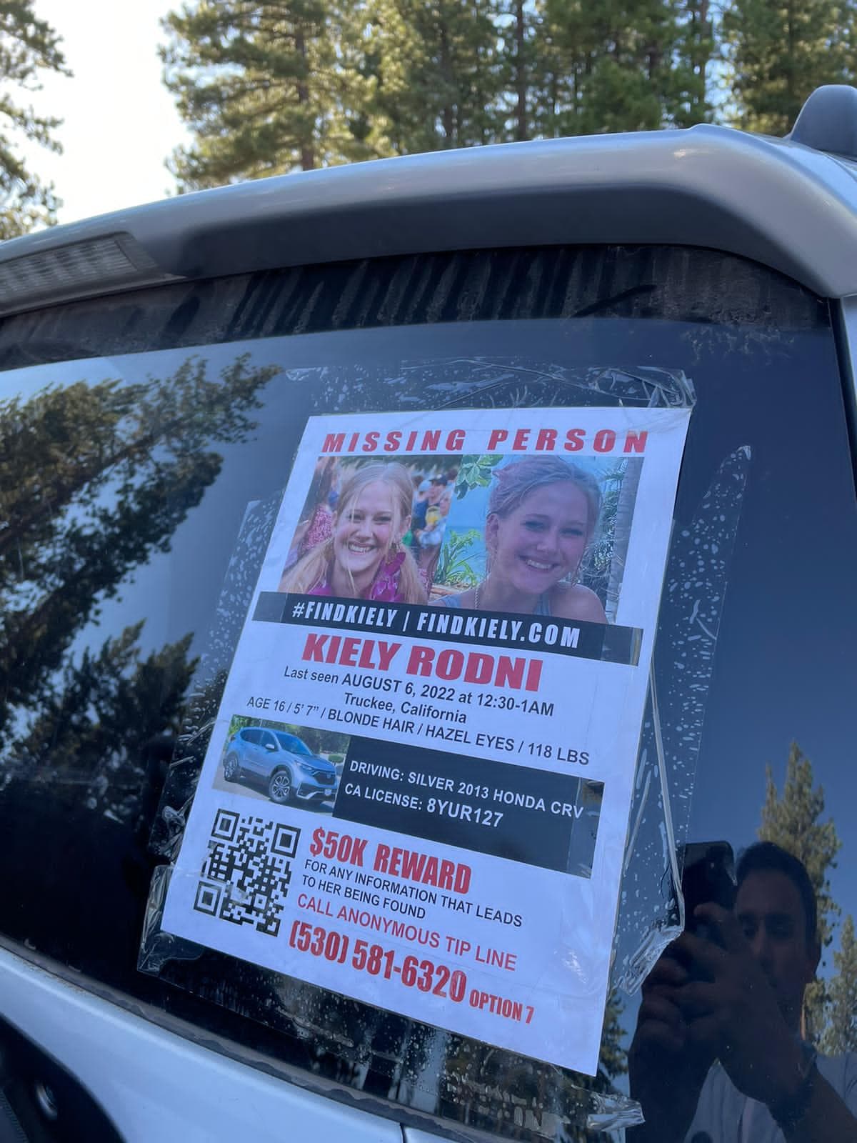 El Sheriff del Condado de Placer también ha habilitado un correo electrónico para recibir información que es: sheriff_tahoeinvesttips@placer.ca.gov.