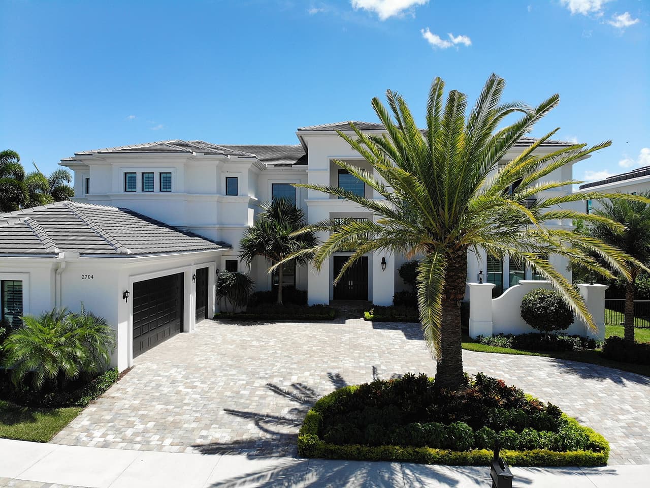 Hombre de Florida usa millones de dólares en ayudas del coronavirus para comprar una mansión