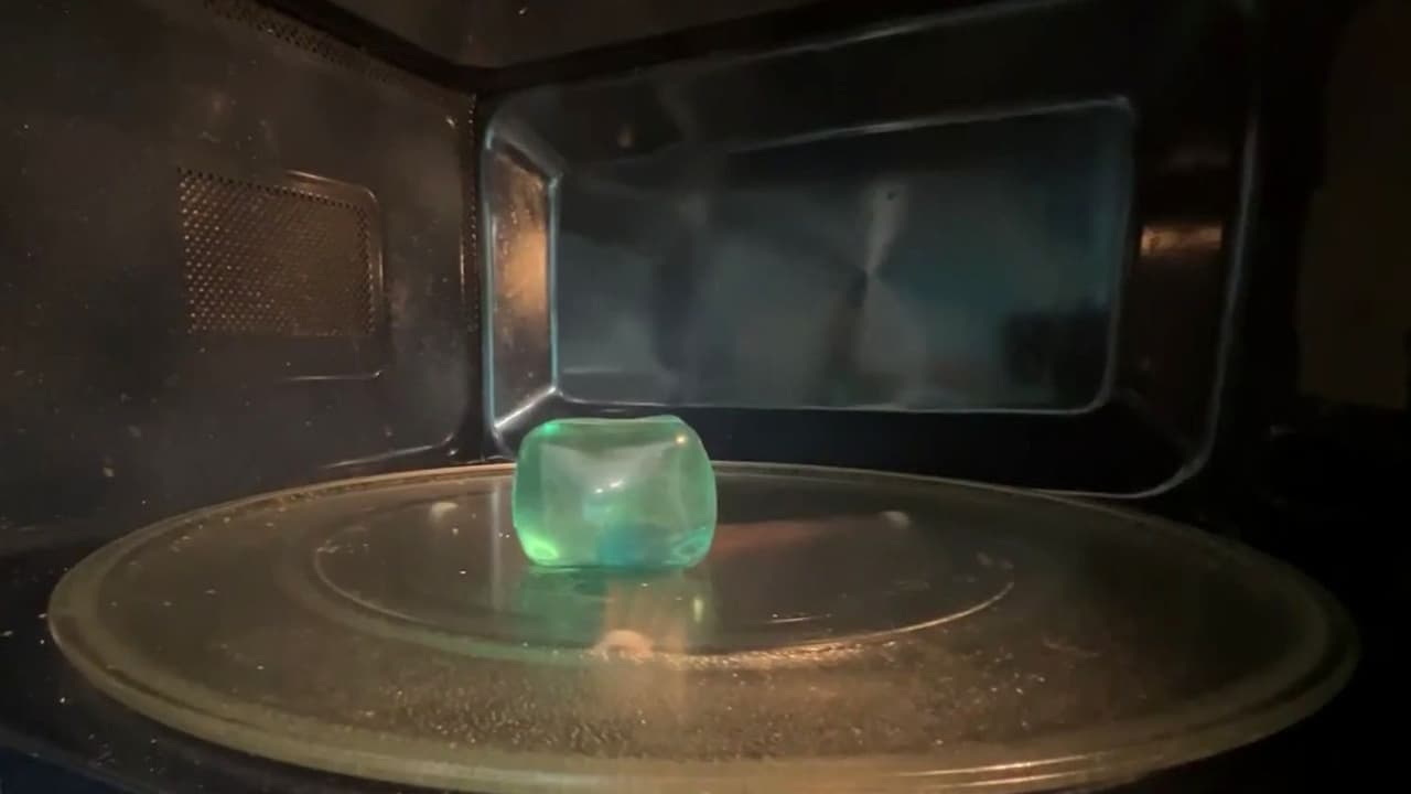 Cuidado: Este reto viral en TikTok puede hacer que tus hijos sean hospitalizados por quemaduras