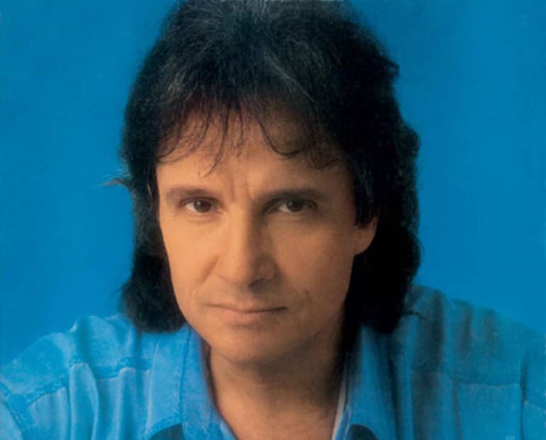 Su reconocimiento a nivel internacional lo hizo merecedor de una estrella en el Paseo de la Fama de Miami, la cual develó en 1992 y de acuerdo con un comunicado de LARAS, ha logrado vender más discos que Elvis Presley y The Beatles en América Latina acumulando 120 millones de álbumes en venta.