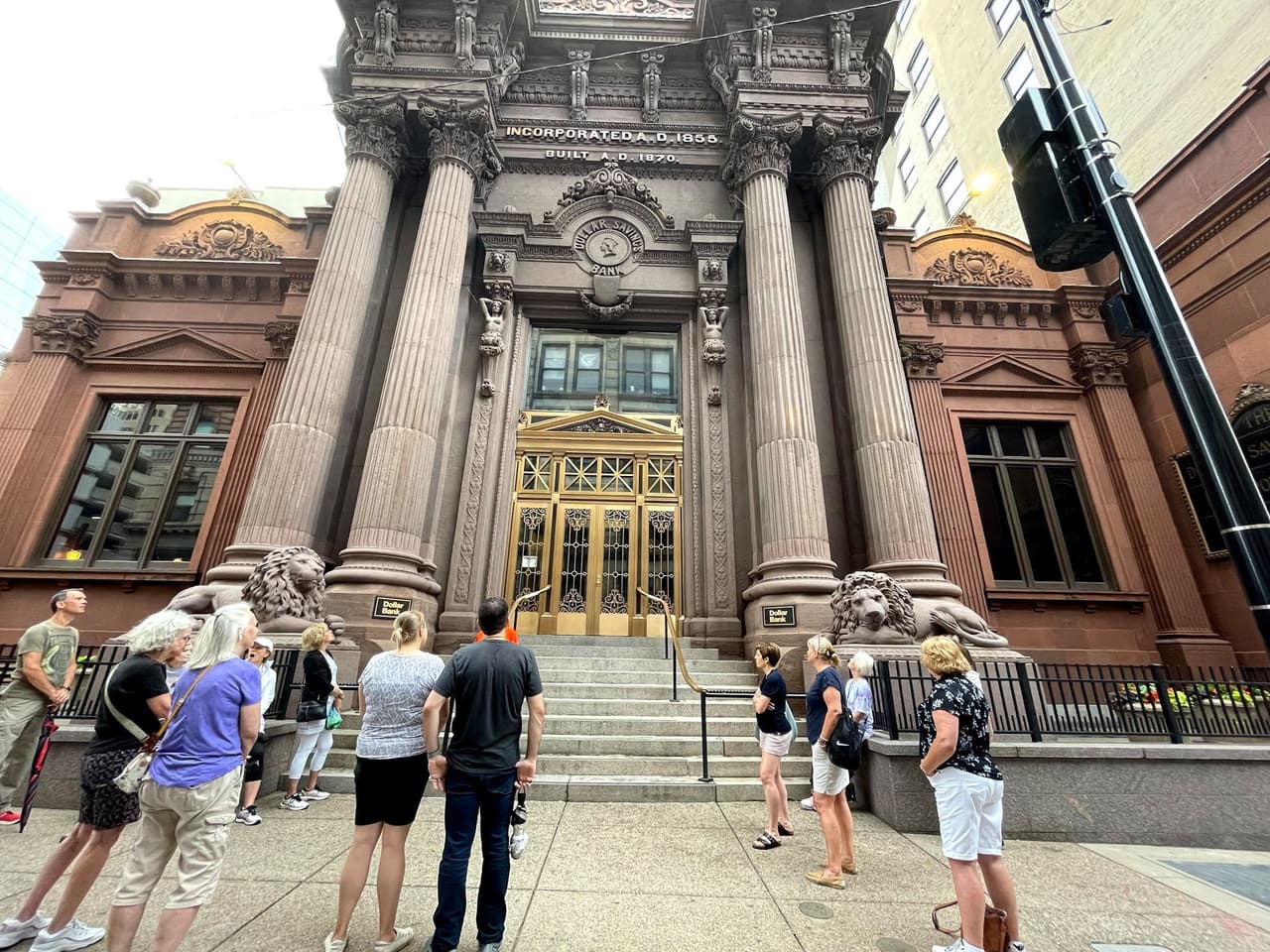 <b>Aprovecha el doors open de Pittsburg:</b> Durante este evento, los participantes pueden ingresar y recorrer casi dos docenas de edificios en el centro de Pittsburgh y sus alrededores que generalmente están cerrados al público. Esta es una gran oportunidad para explorar algunos de los espacios más hermosos de la ciudad.
<br>