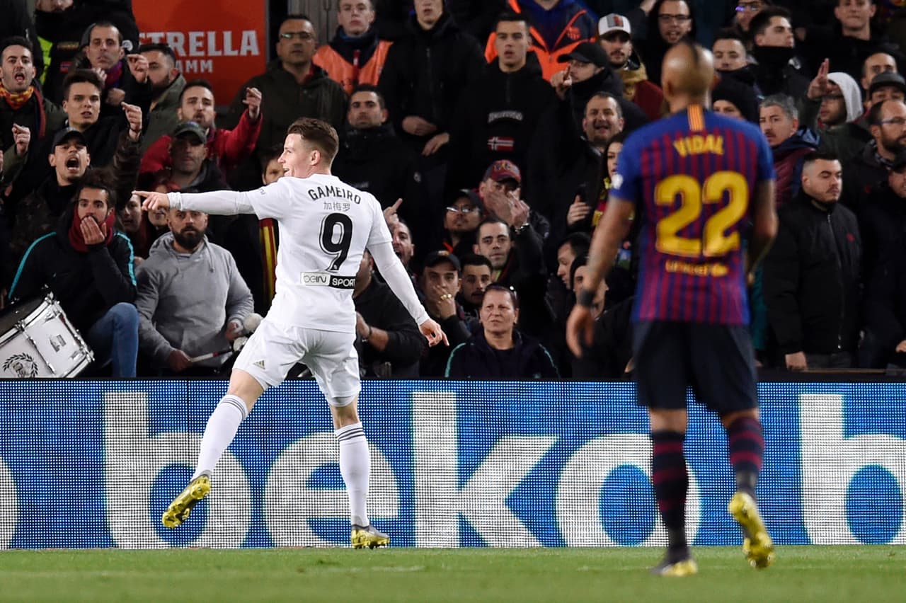 Sin embargo, quien pegó primero fue el Valencia por medio del francés Kevin Gameiro al minuto 24.