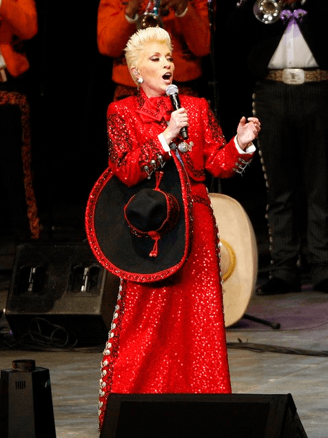 Hasta dijeron que le copió el outfit a la jarocha, Yuri.