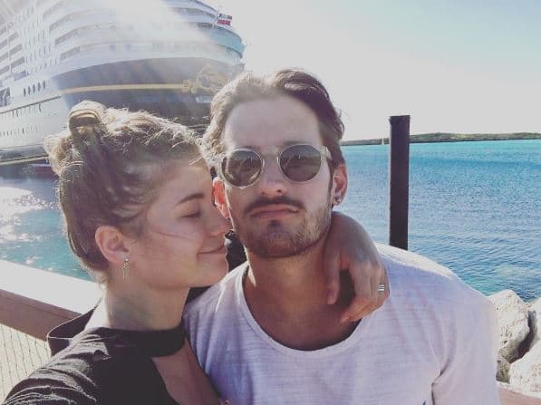 Esta nueva relación del cantante la da a conocer a menos de un año de su ruptura con Sofía Reyes. 
<a href="https://www.univision.com/famosos/es-oficial-sofia-reyes-y-ricky-montaner-terminaron-su-noviazgo" target="_blank">Los intérpretes mantuvieron un noviazgo de cuatro años,</a> el cual comenzó en secreto, pero después de unos meses ella publicó fotos en Instagram en las que aparecían juntos.