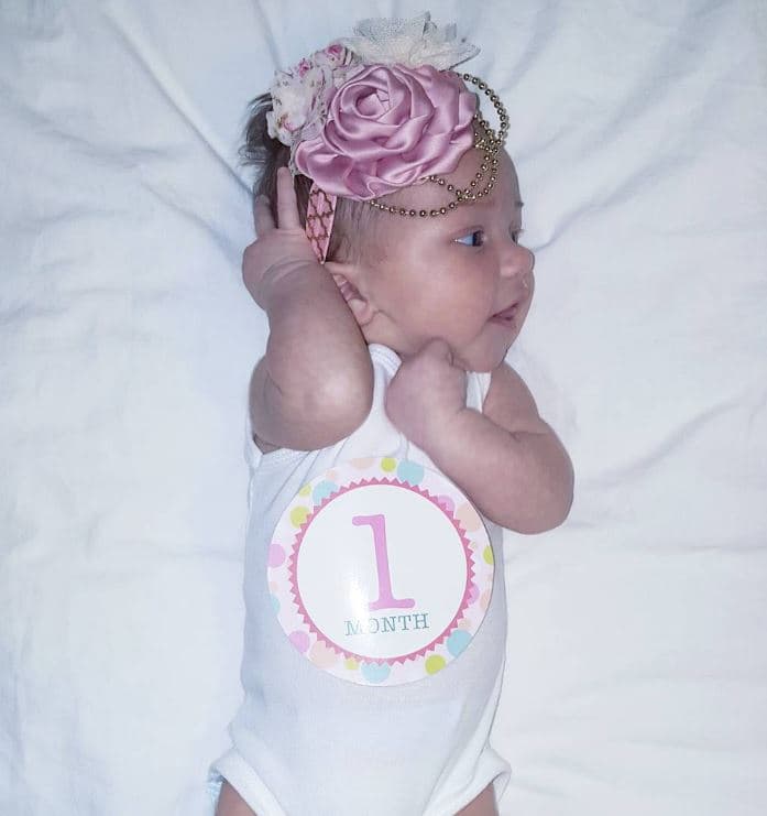 Miren que hermosa a su primer mes de nacida.