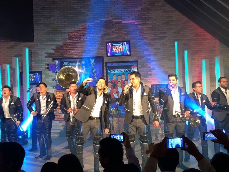 Los Recoditos nos ambientan con su música.