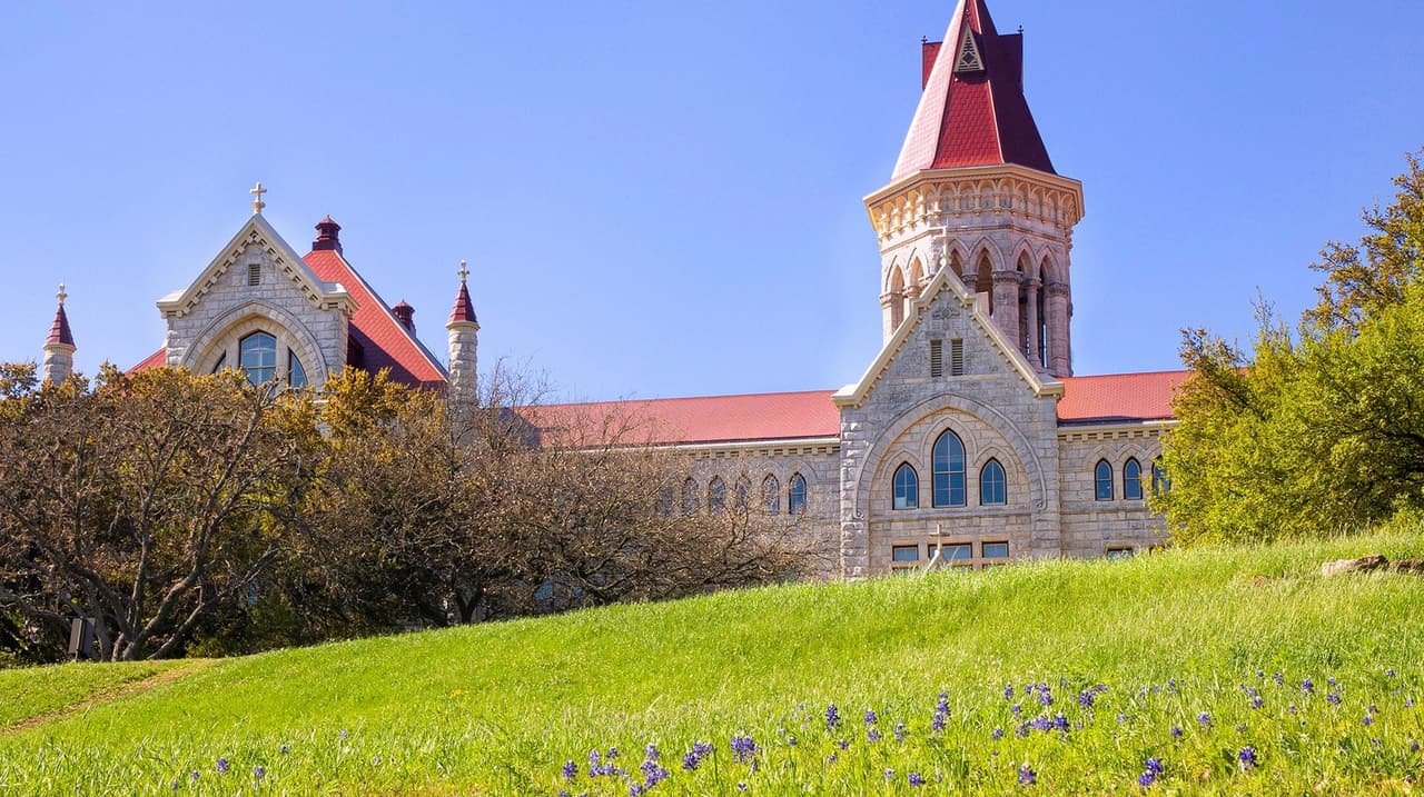 Universidad de St. Edward recibe $2.1 millones de dólares para estudiantes hispanos de primera generación