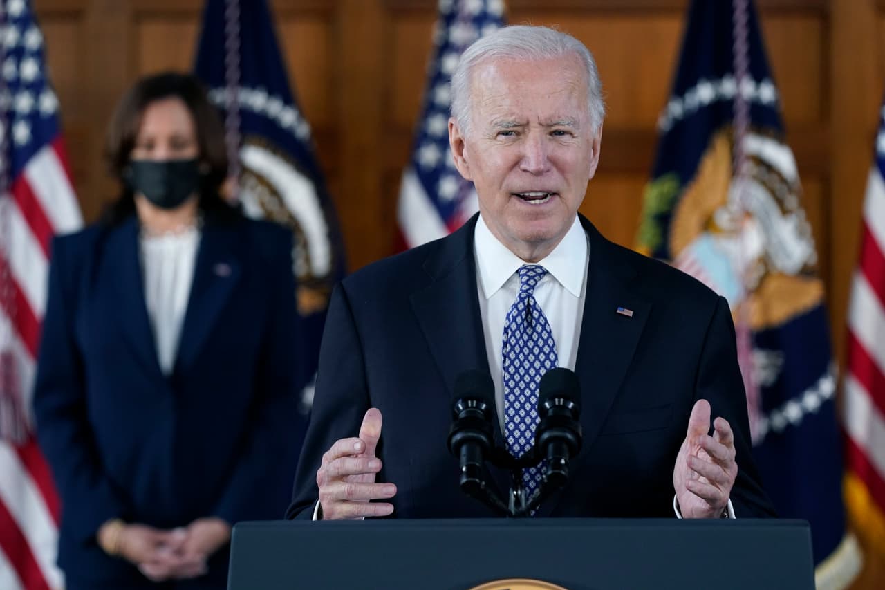 "Nuestro silencio es complicidad, tenemos que actuar": Biden condena la violencia contra asiático-estadounidenses en su visita a Atlanta