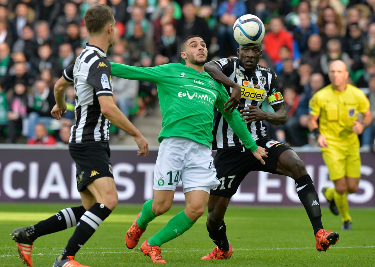 Saint-Etienne vence al Angers y sube posiciones en Francia
