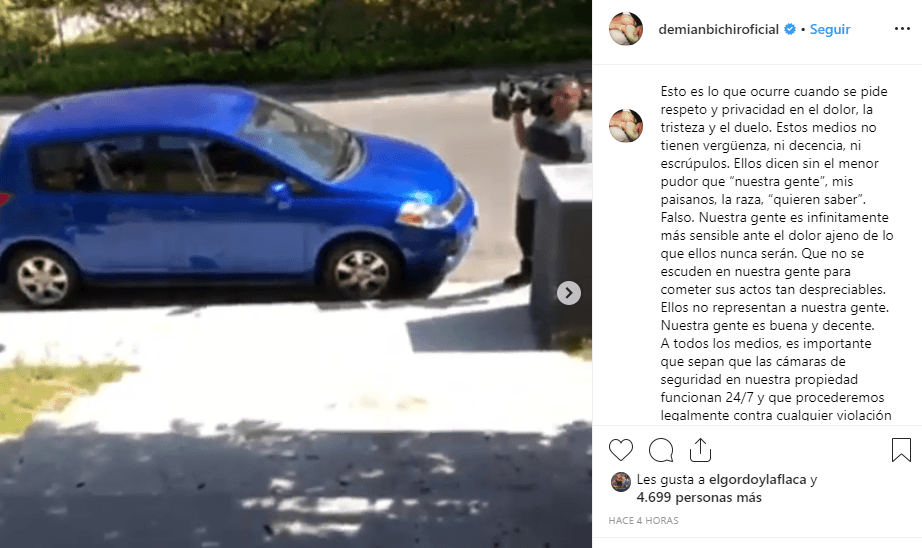 El periodista pregunta respetuosamente si es posible platicar con el actor, y ante la negativa, desiste y ofrecen sus condolencias.