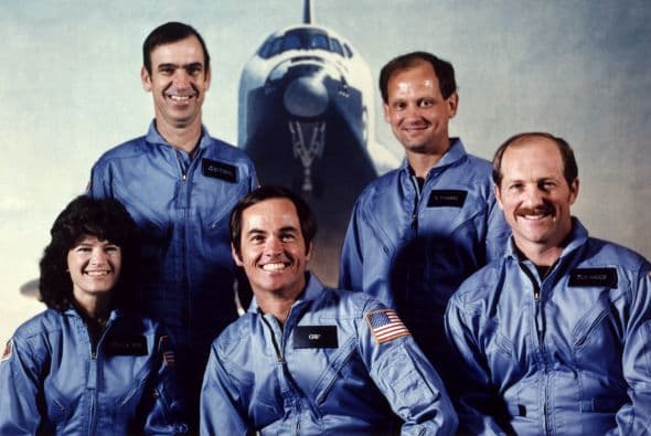 Por otro lado, el viernes, los estadounidenses recordaron una herida que se abrió desde hace 25 años y que al parecer sigue abierta. La agencia espacial estadounidense NASA conmemoró desde el jueves a sus astronautas muertos en la misión del transbordador Challenger, que mató a sus siete tripulantes el 28 de enero de 1986.