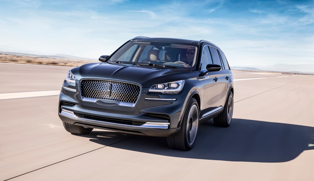 La nueva
<b>Lincoln Aviator</b> es la primera receptora de la nueva y prometedora plataforma de tracción trasera de Ford no destinada para el Mustang.