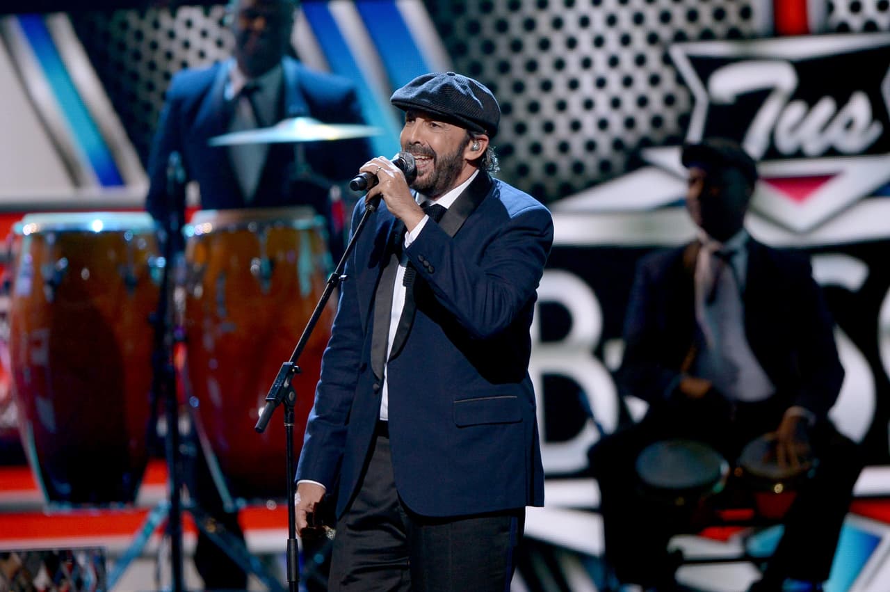 Juan Luis Guerra es otro de los grandes de Latin GRAMMY, este año fue nominado a las categorías Mejor Album Tropical Contemporáneo, Mejor Canción Tropical, Grabación del Año y Álbum del Año.