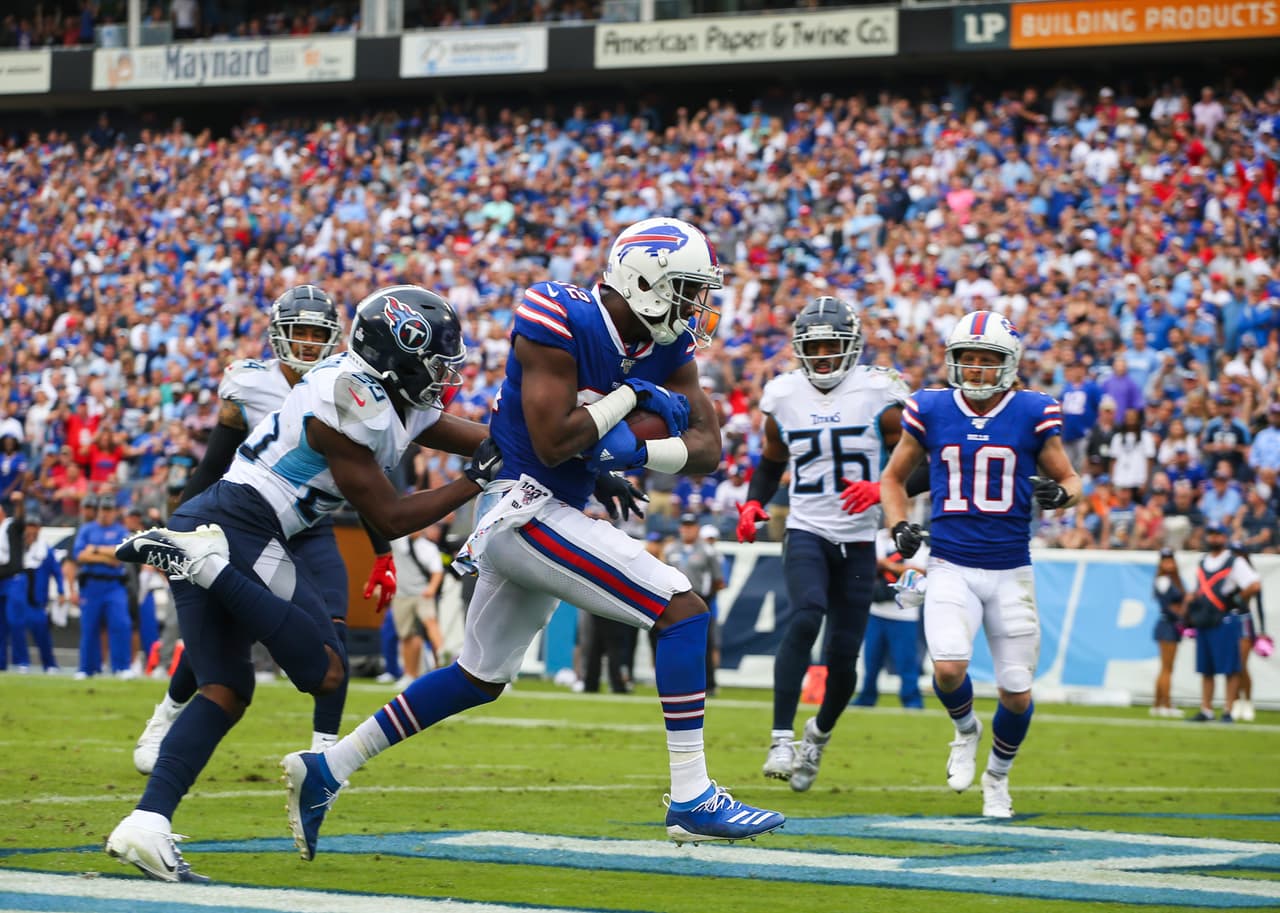 Buffalo Bills 
<b>14-7</b> Tennessee Titans. Duke Williams corre hacia el touchdown sin que nadie lo pueda detener.