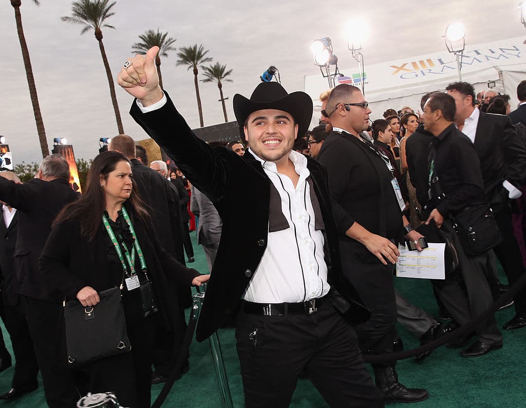 Ese mismo año recibió su primera nominación a los Premios GRAMMY, en la categoría de Mejor Álbum Norteño, debutando a lo grande.