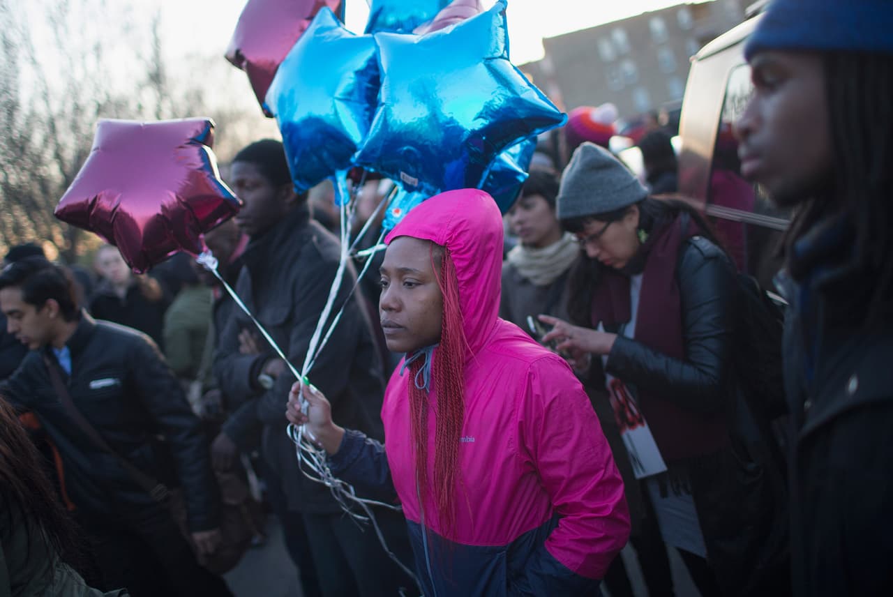 Loury, quien recibió un disparo en el pecho, murió horas más tarde en el Hospital Monte Sinaí.