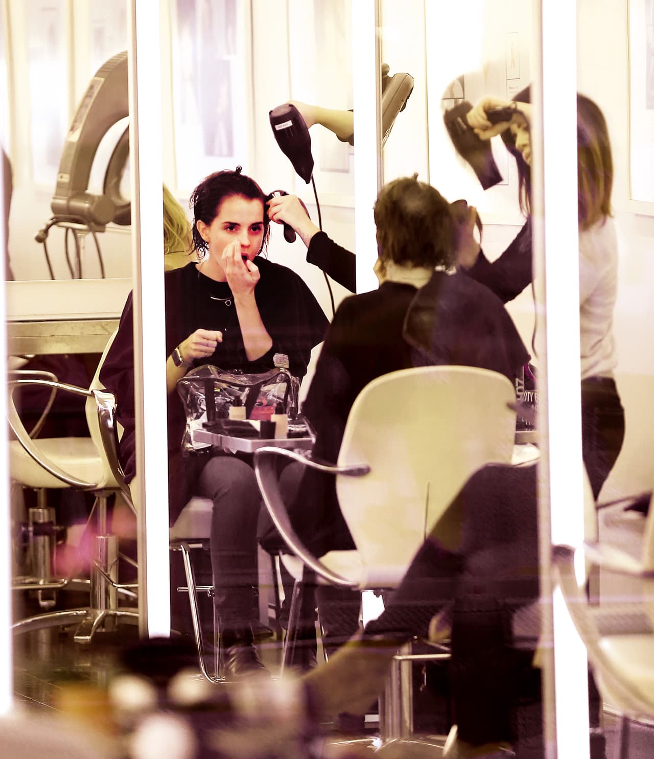 Semanas atrás los paparazzi la encontraron en el salón de belleza.