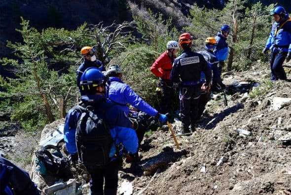 El análisis del contenido de una de las dos cajas negras dejó al descubierto que el copiloto provocó el siniestro, de forma aparentemente voluntaria. (Ministerio del Interior francés/DICOM/F. Pellier).