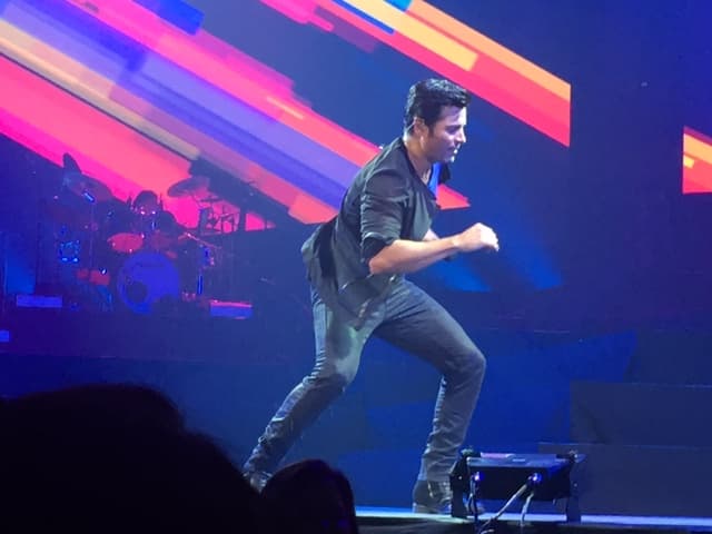 El cantante boricua está triunfando con su gira "En Todo Estaré".