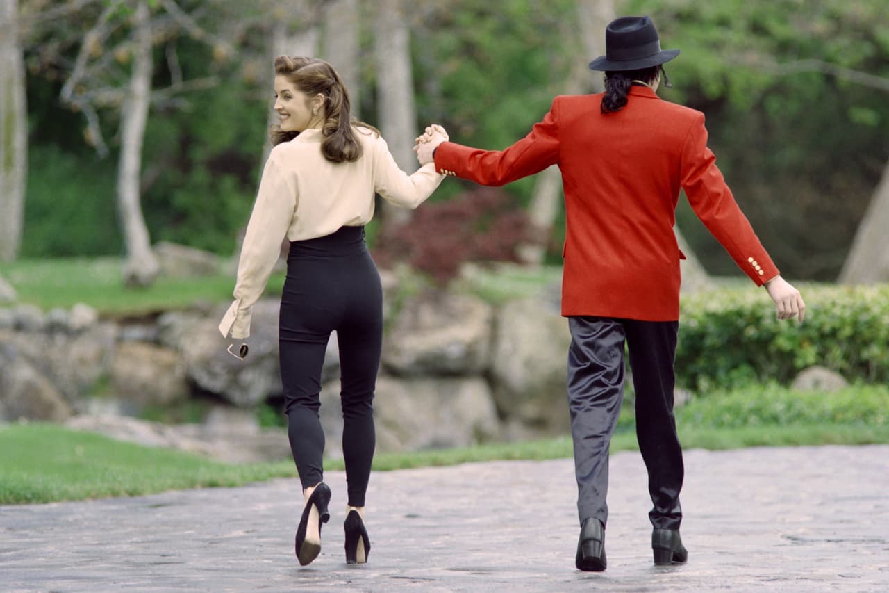 <b>Benjamin</b> tenía 2 años, cuando Lisa Marie Presley se casó con Michael Jackson, el 'rey del pop', con quien intentó formar una familia.