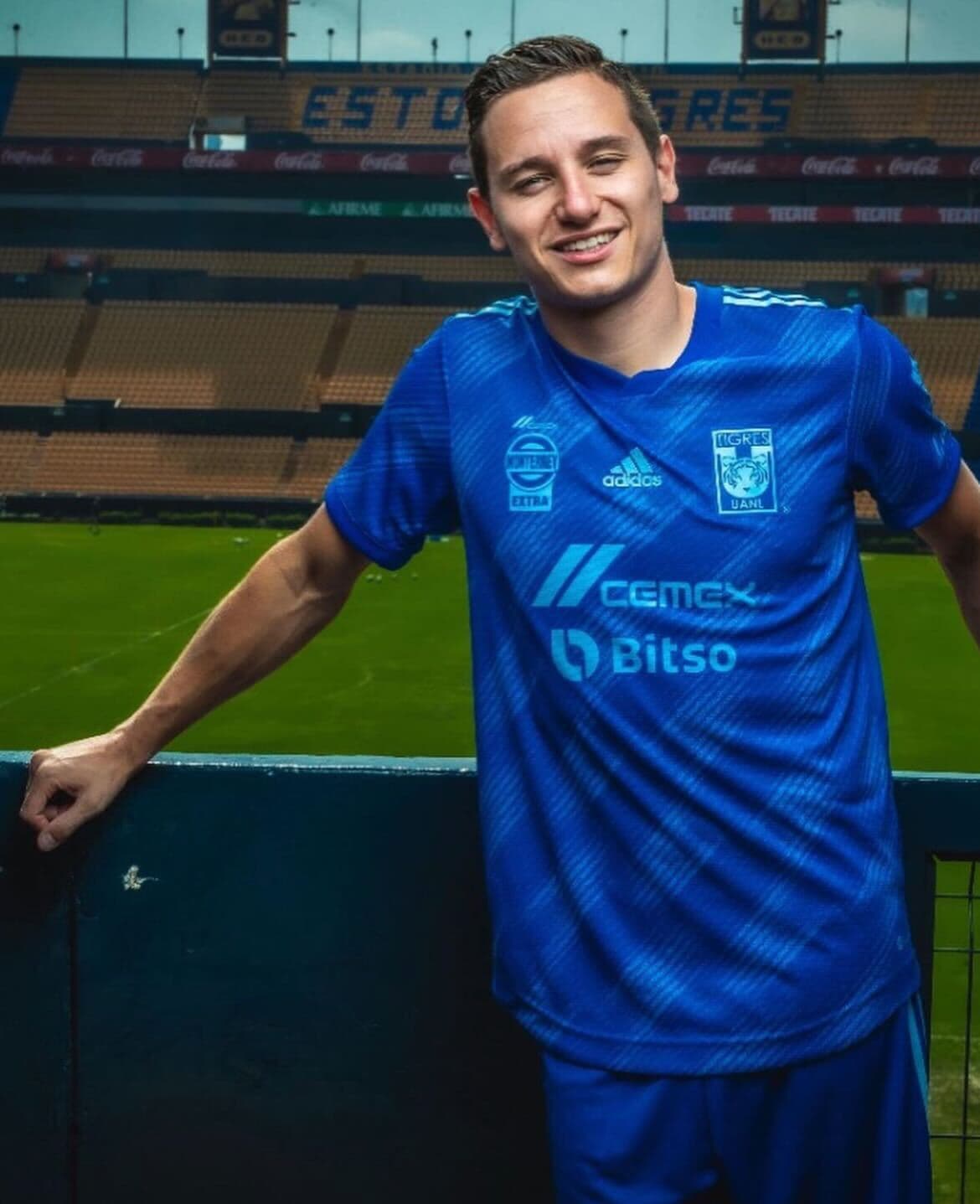 Uniforme de visitante de Tigres para el Apertura 2022 y Clausura 2023.