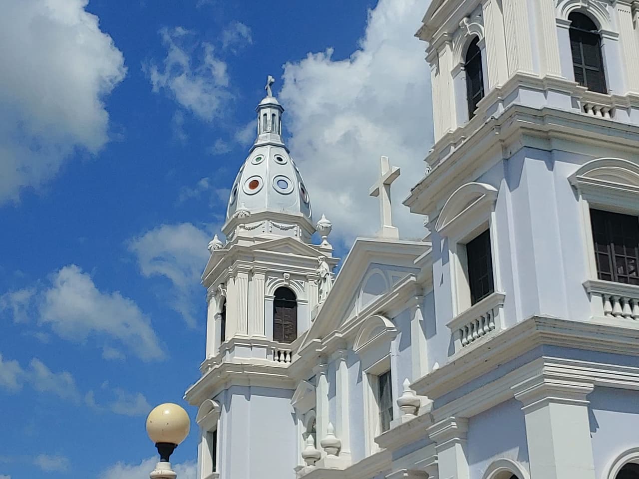 La catedral de Nuestra Señora de Guadalupe fue inaugurada en el 1835 y en el 1984 fue incluida en el registro de lugares históricos de Puerto Rico.