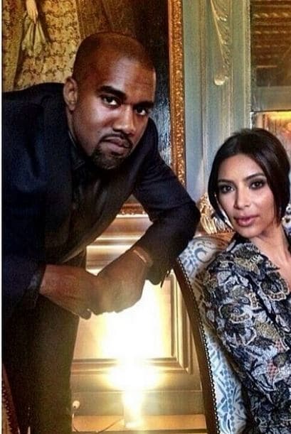 Aunque lo veamos así de serio, una de las razones por las que West sonríe es esta mujer.