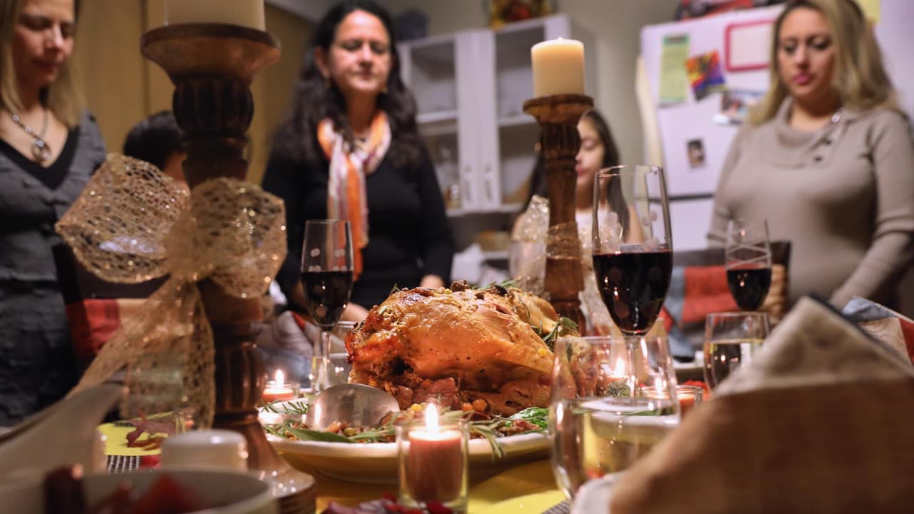 Haz una lista y revisa tu receta: consejos para economizar a la hora de comprar alimentos para las fiestas