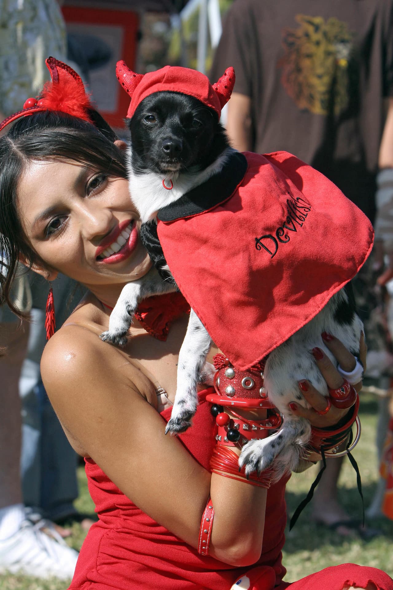 ¡Te damos algunas ideas para que tu mascota se vuelva tiernamente escalofriante en la noche de brujas!