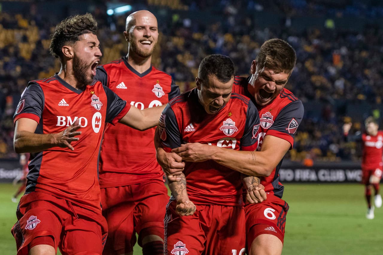 Cuatro minutos después, al 74', Giovinco se reportó con el 2-1 para la visita con un gran cobro de tiro libre que Nahuel Guzmán no pudo sacar.