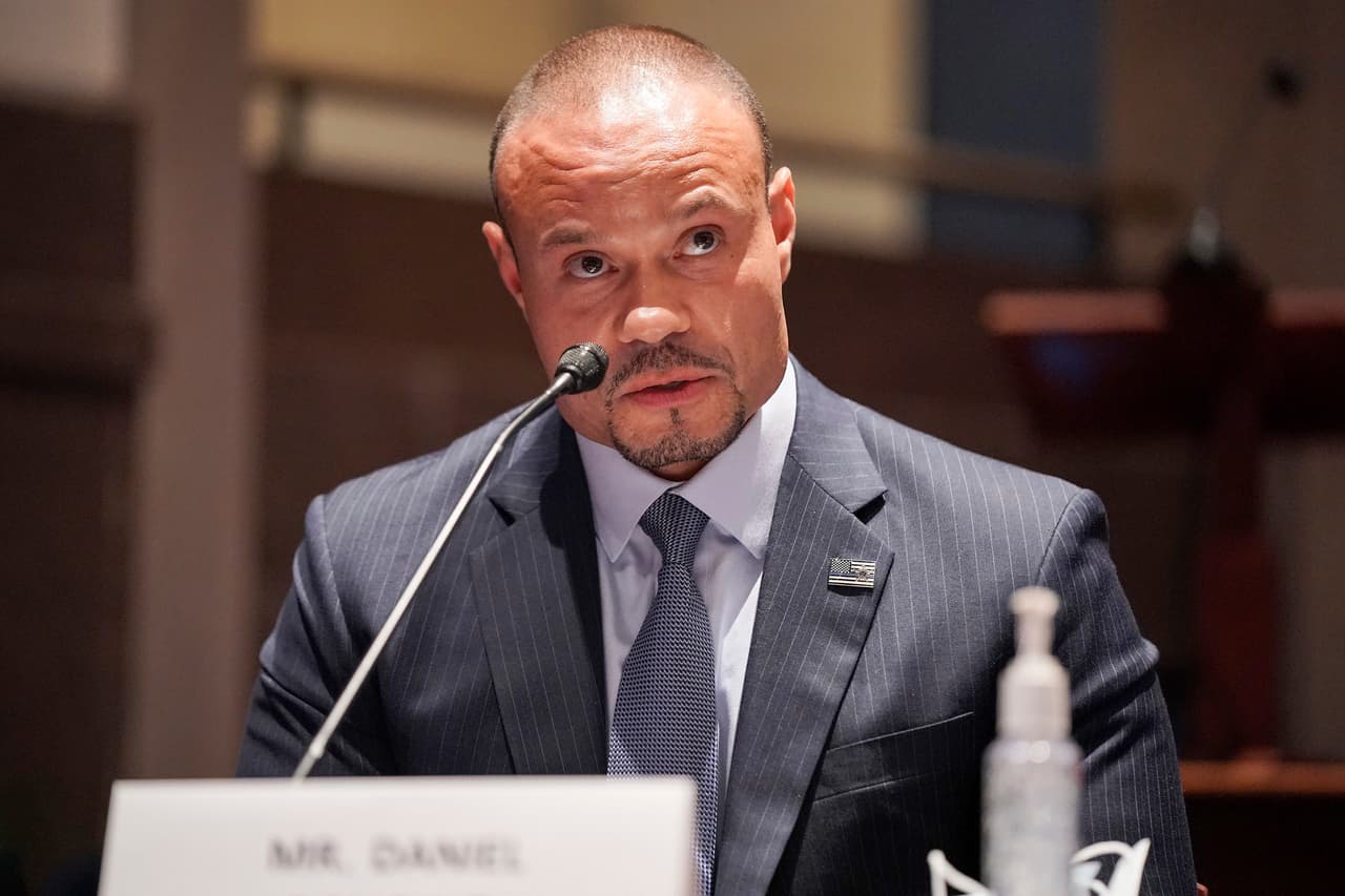 Daniel Bongino habla durante una audiencia del Comité Judicial de la Cámara de Representantes sobre los cambios propuestos a las prácticas policiales y la rendición de cuentas en el Capitolio, el 10 de junio de 2020, en Washington.
<br>